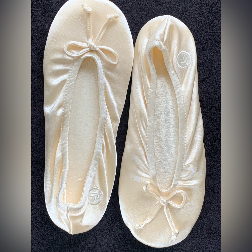 Women’s Isotoner Slippers